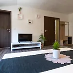 U Křížku Apartamento *